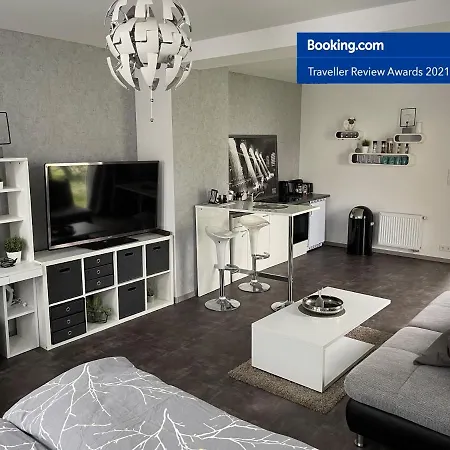 W1 - Kontaktloser 24h Check In, W-lan, Netflix, Parkplatz, Kueche, Boxspring-bett Апартаменты